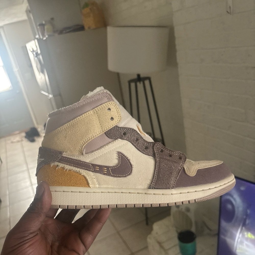 Women’s air Jordan 1 Mid